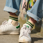 Close-up of Escuyer Men Striped Ankle Socks Ecru / Bright Blue — graphic stripe detail at the cuff