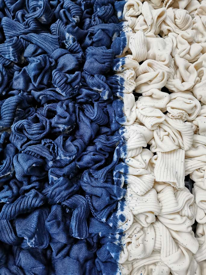 Women Tie Dye Socks - Off White / Graphite - Escuyer